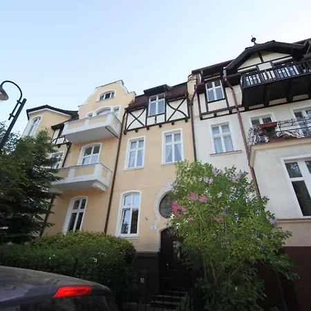 Nadmorski 2 Apartment *